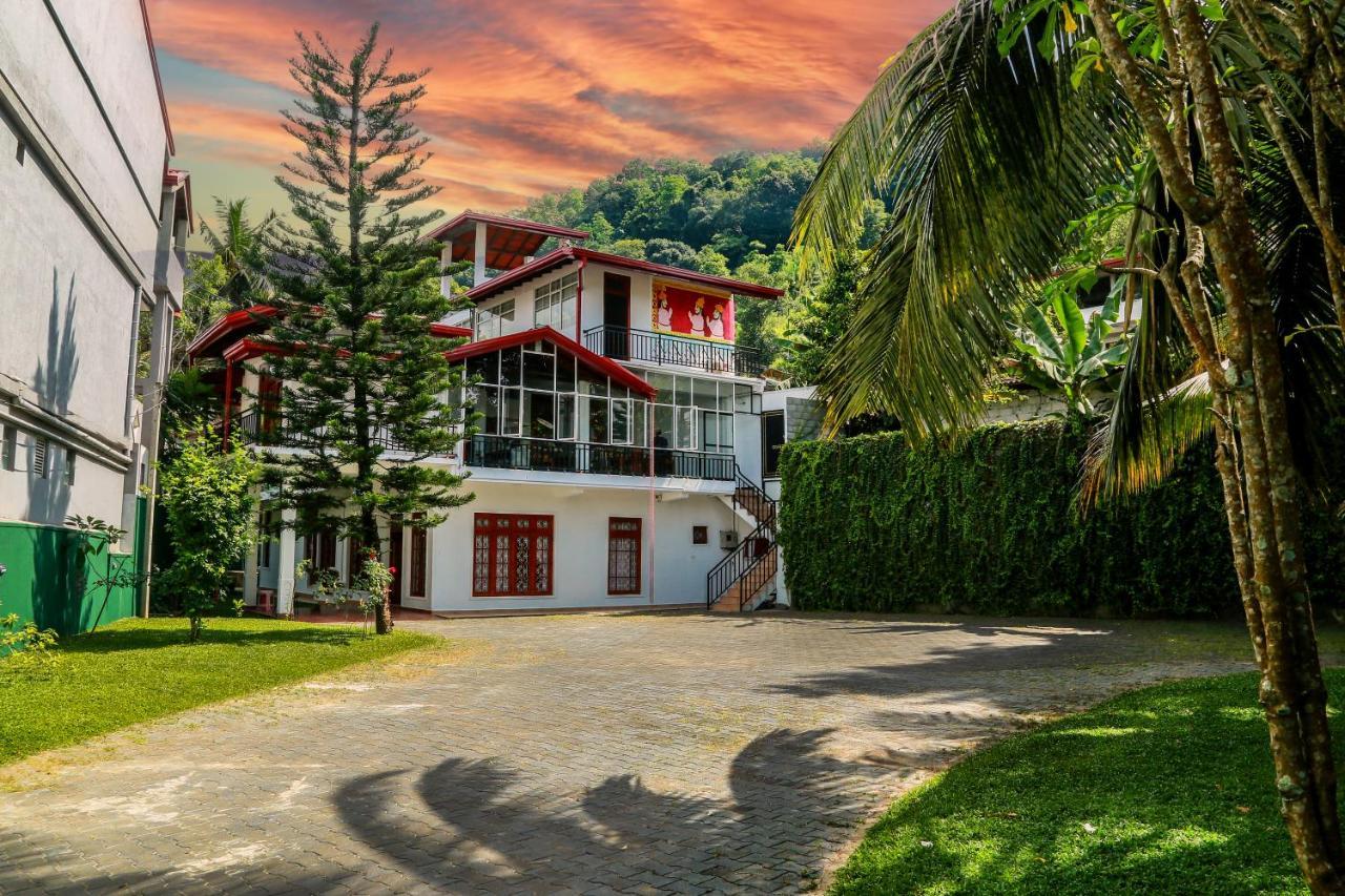 Queens Lodge Kandy Exteriér fotografie